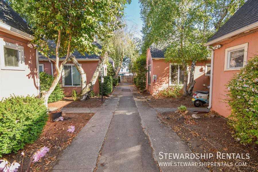 1376 W 6th Ave #E