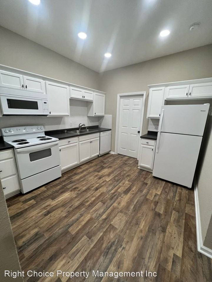 400 Forrest St - Photo 3 of 4