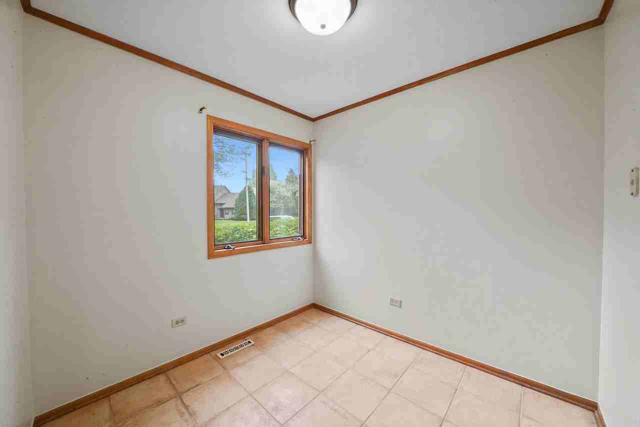 808 Shakespeare Dr - Photo 2 of 18