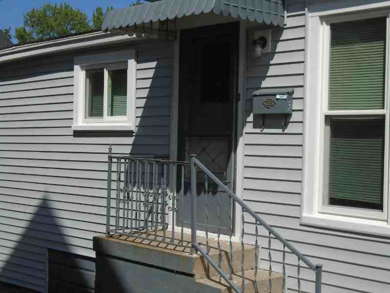 1217 Hope St Se - Photo 3 of 16