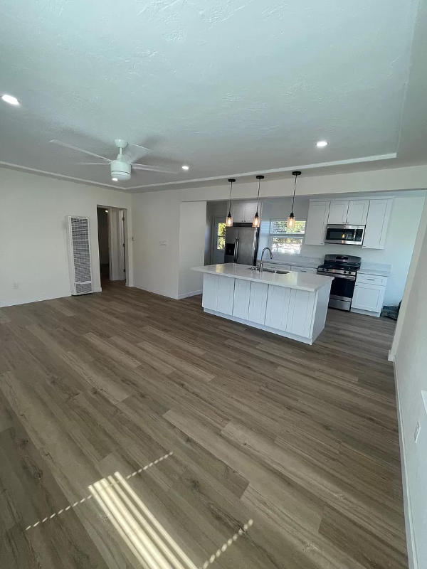 320 S 49th St - Photo 3 of 20