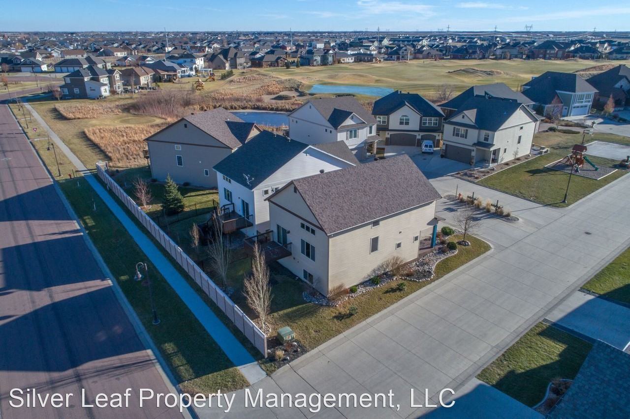 4106 Clubhouse Dr S - Photo 2 of 21