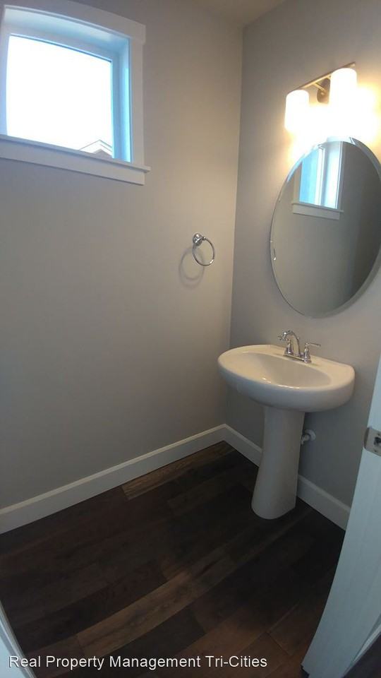 9907 Coho Ct - Photo 2 of 30