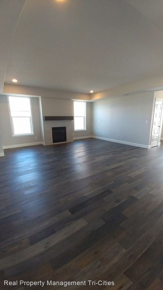 9907 Coho Ct - Photo 3 of 30