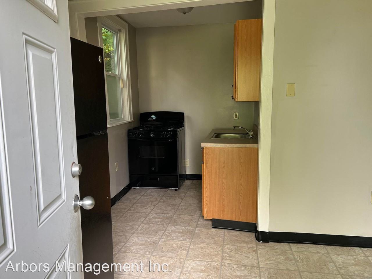 2344 Maple Avenue - Photo 2 of 9