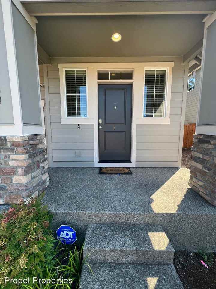 9400 N Alder St - Photo 2 of 33