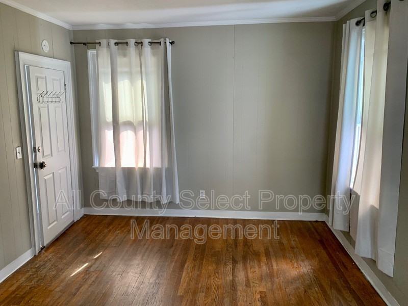 25 Washington St #8 - Photo 3 of 8