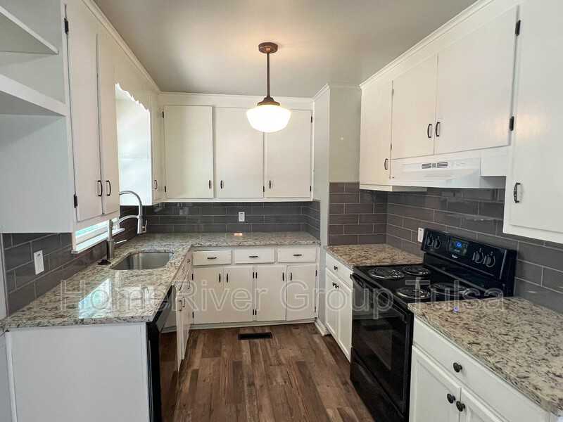 925 E Thompson Ave - Photo 3 of 22