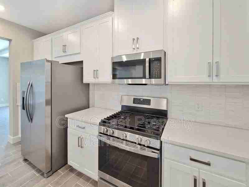 11019 Devonbridge Dr - Photo 3 of 21