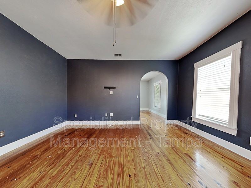 109 W Giddens Ave - Photo 2 of 29