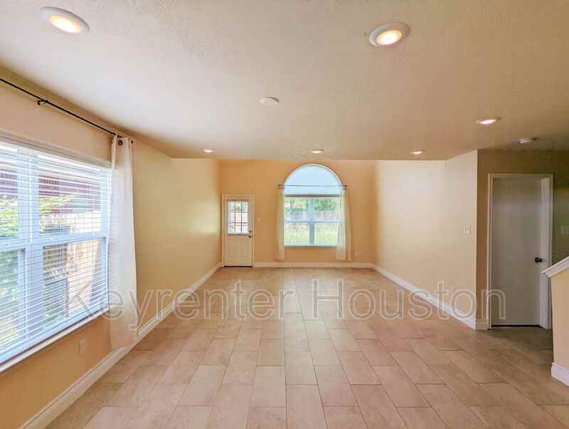 8815 Lyndonnille Falls Ln - Photo 5 of 19