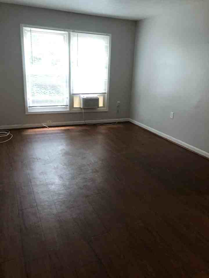 1120 Woodstock Ln #8 - Photo 3 of 8