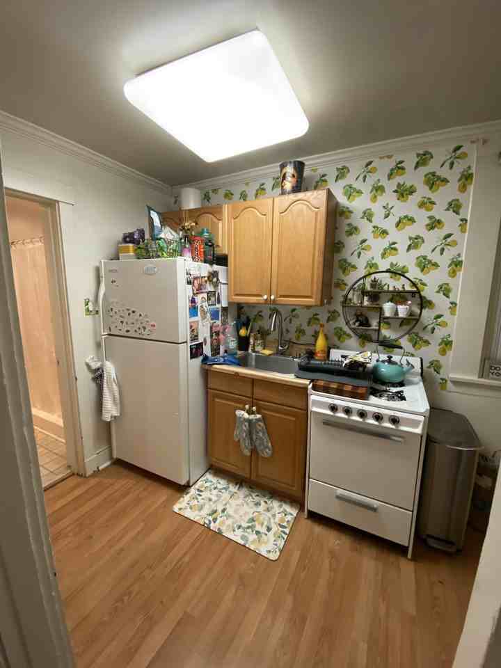 2415 Beechwood Blvd - Photo 3 of 5