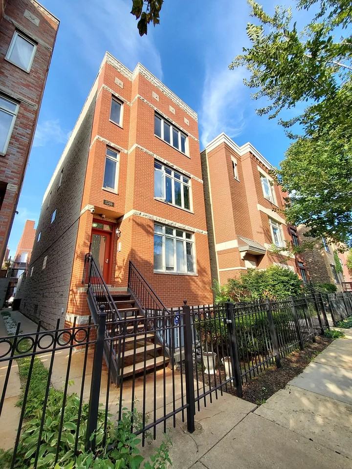 1346 W Grenshaw St #2 - Photo 4 of 19