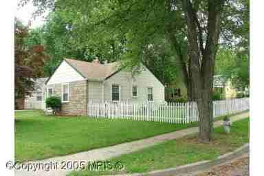 4918 70th Pl - Photo 2 of 15