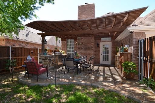 407 Suncreek Dr - Photo 2 of 9