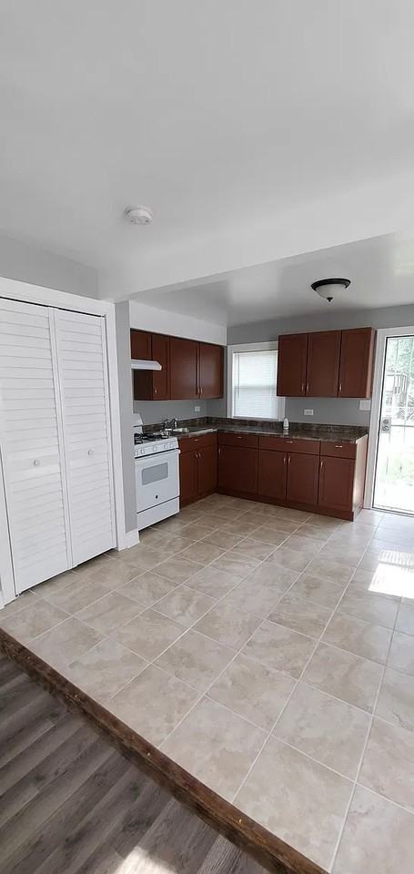 4701 E 10th Ave - Photo 3 of 11