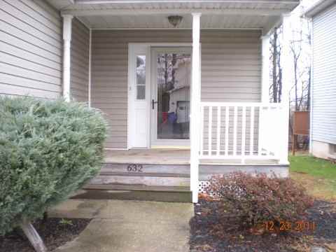 632 Upland Street - Photo 2 of 5