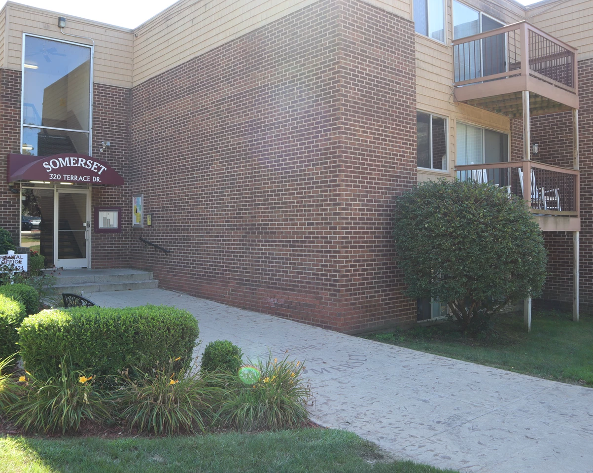 Somerset - Photo 3 of 7