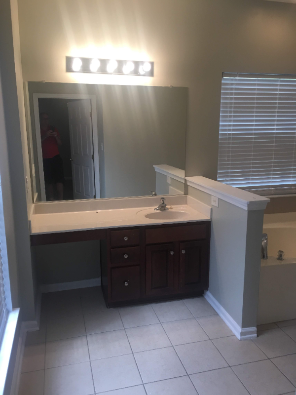 1422 Burrell Avenue Northwest - Photo 4 of 7