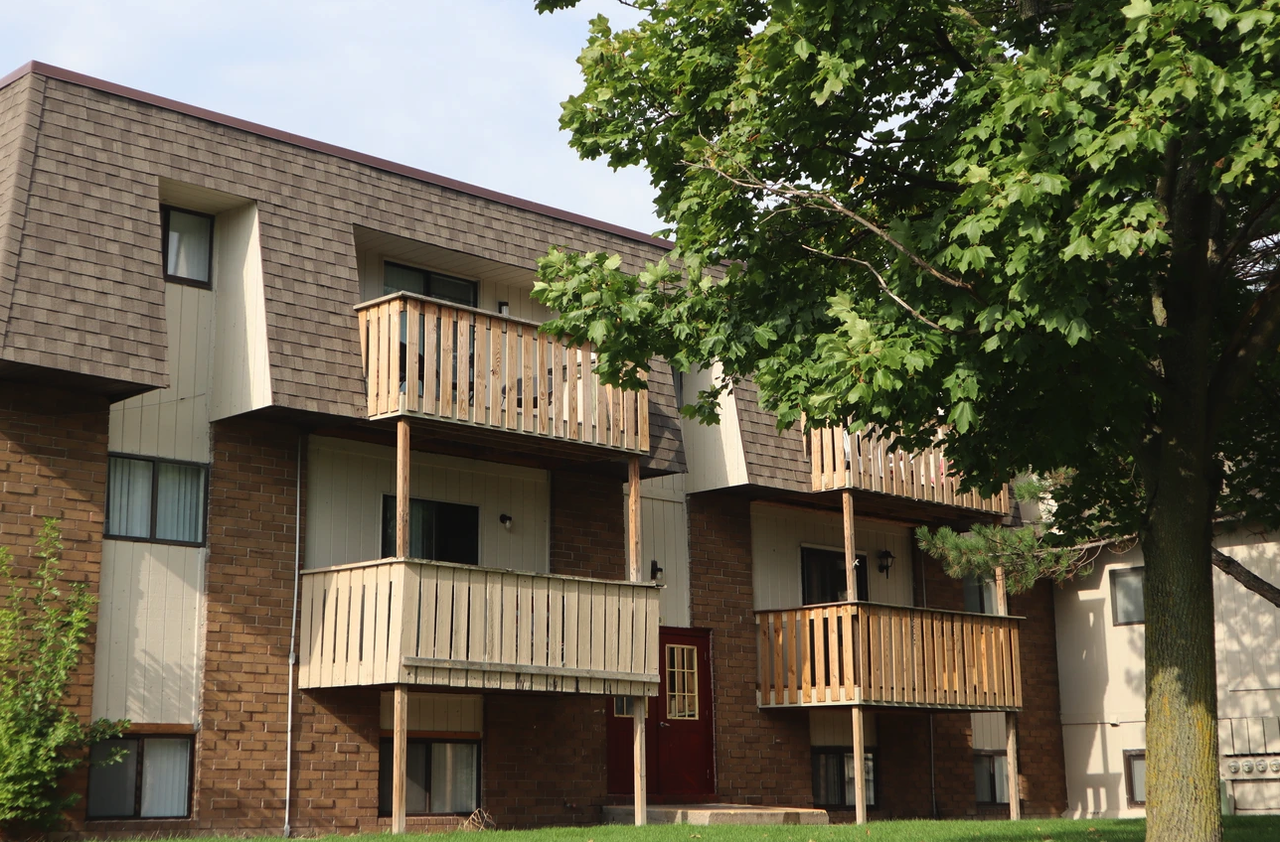 Golfview - Photo 4 of 9