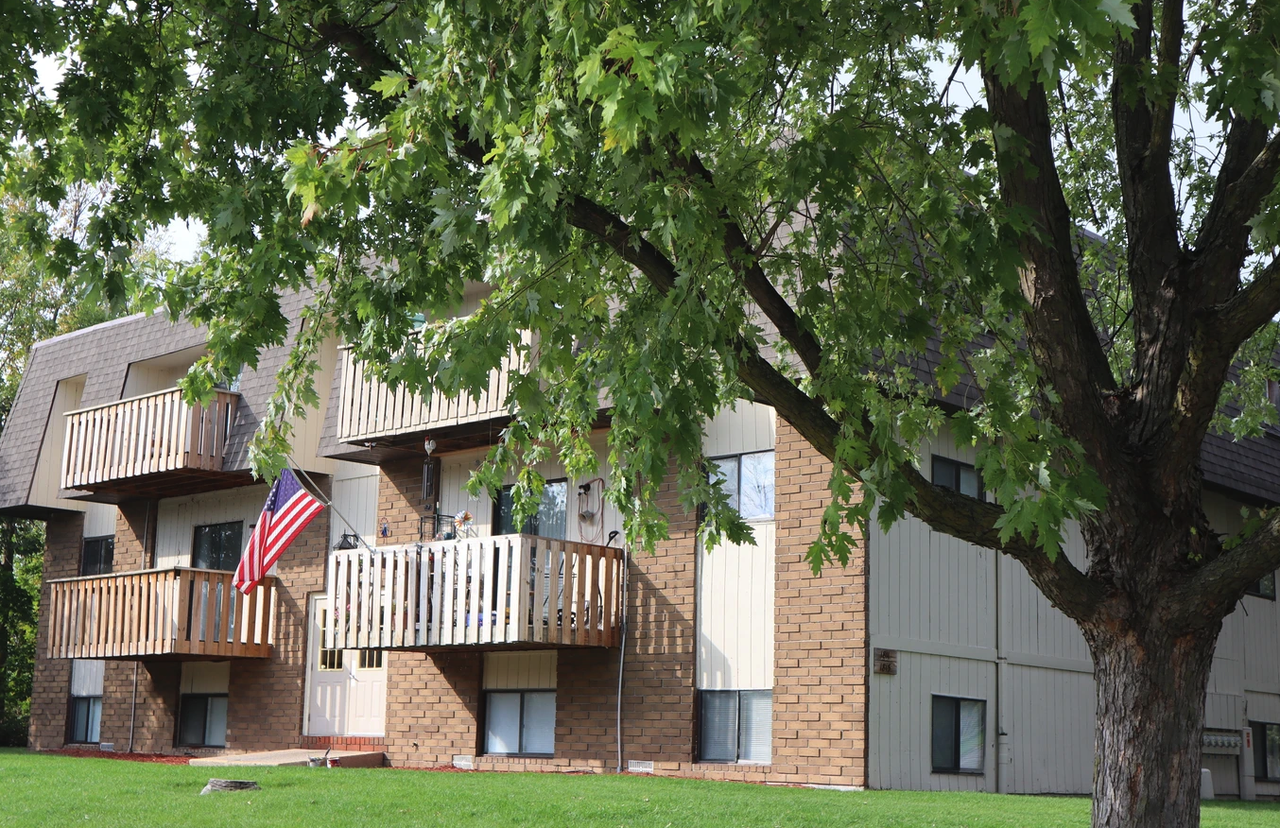 Golfview - Photo 3 of 9