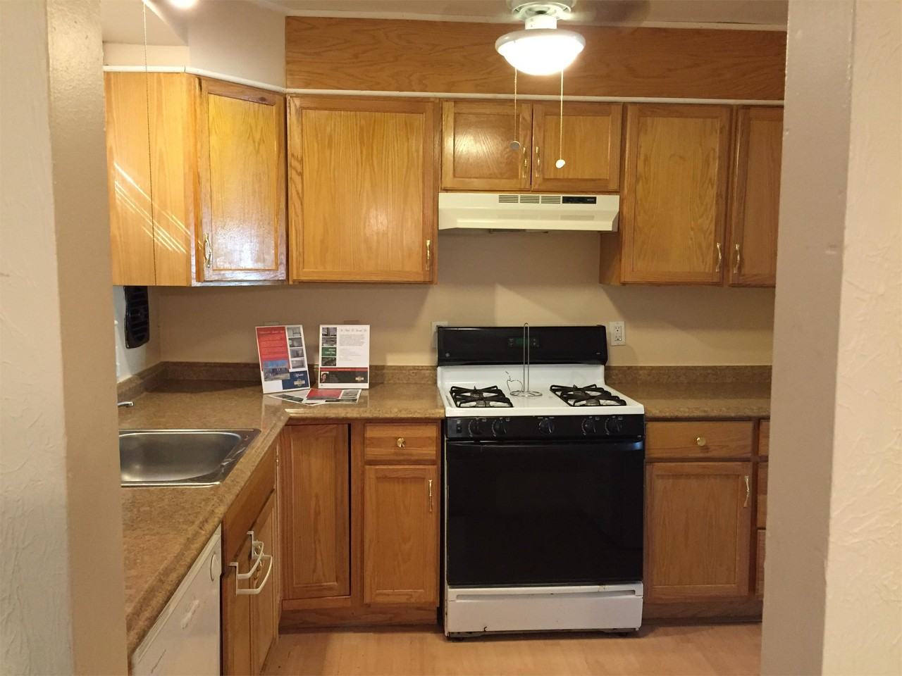 4913 Braddock Rd - Photo 3 of 10