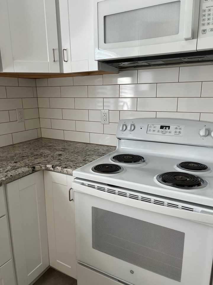 1711 Pennylane Se #1 - Photo 3 of 9