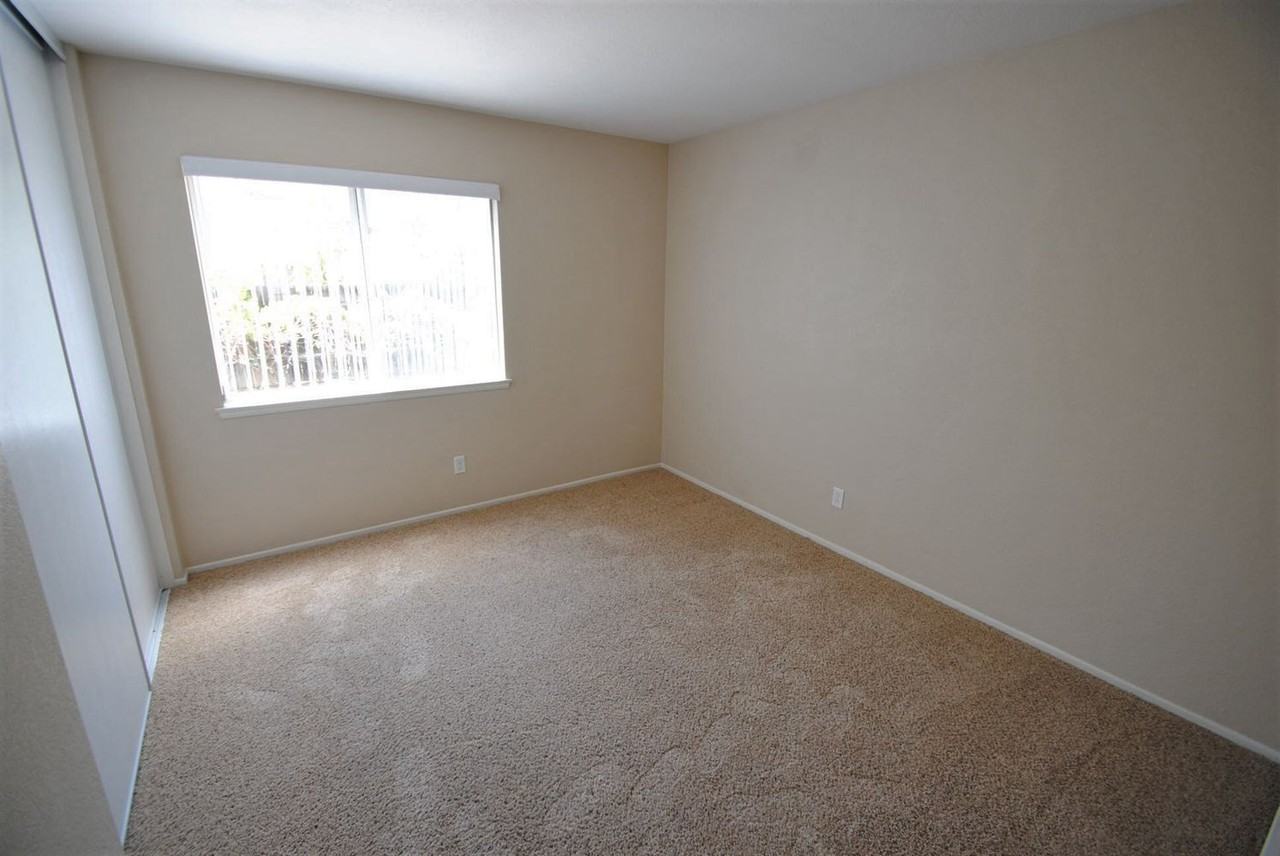 8527 Jacob Dr - Photo 3 of 7