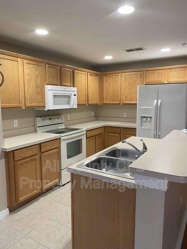 118 Philadelphia Way - Photo 2 of 20