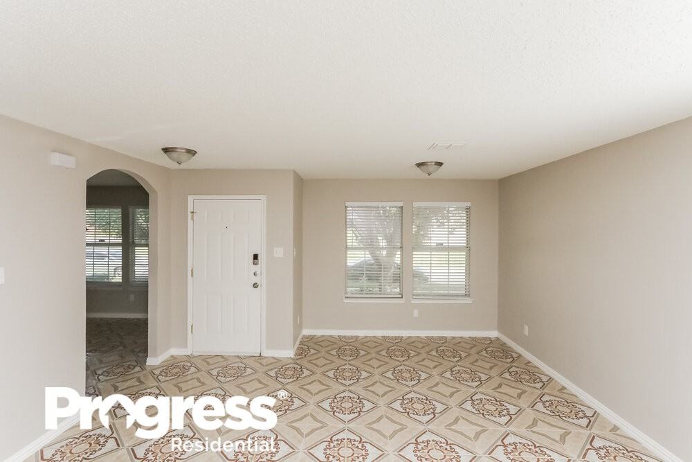 2430 Manchester Ln - Photo 3 of 15
