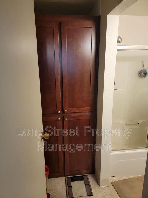 654 Sw 7th St #7 - Photo 5 of 12