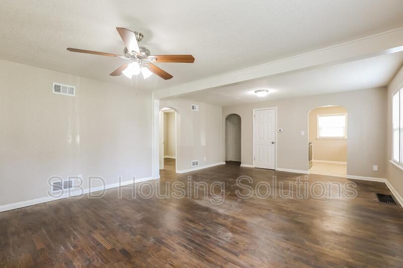 1234 Randall Rd - Photo 3 of 16