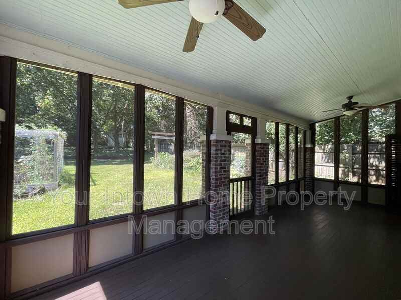 59 Bates Ave Se - Photo 3 of 45