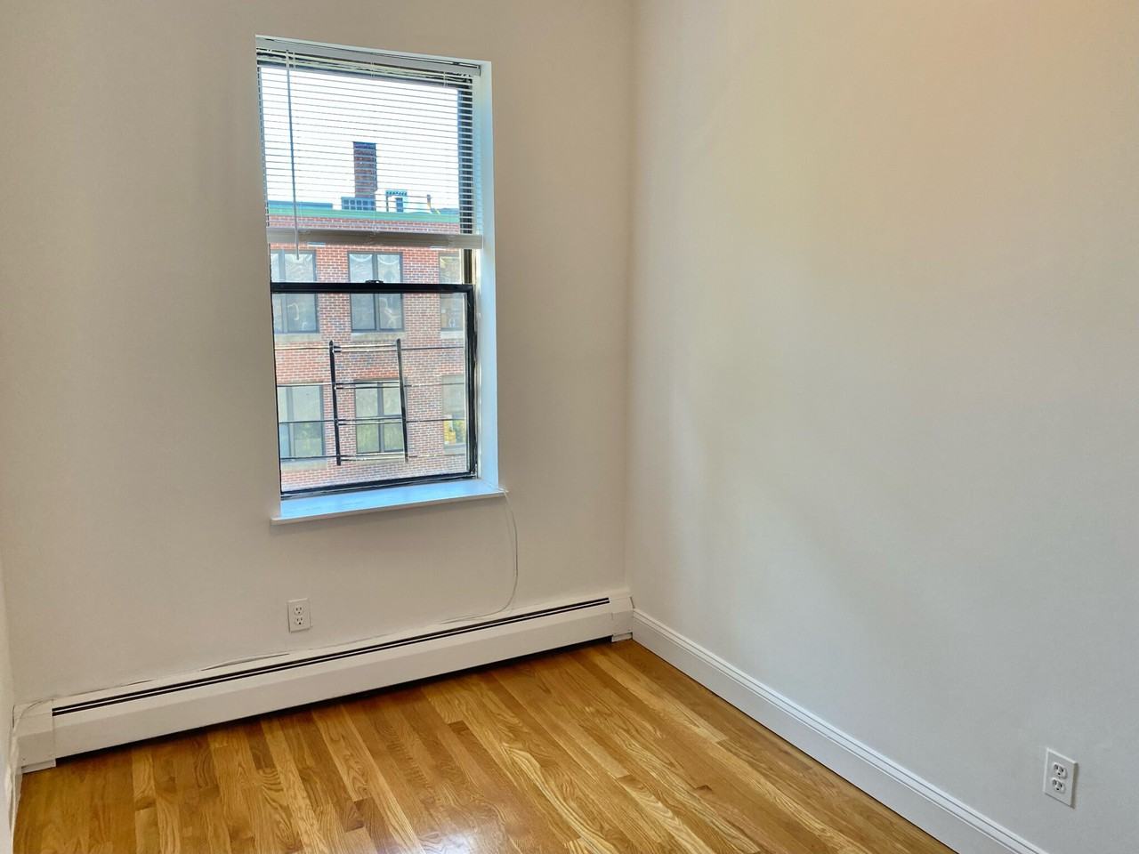 225 E Berkeley St #PH - Photo 7 of 10