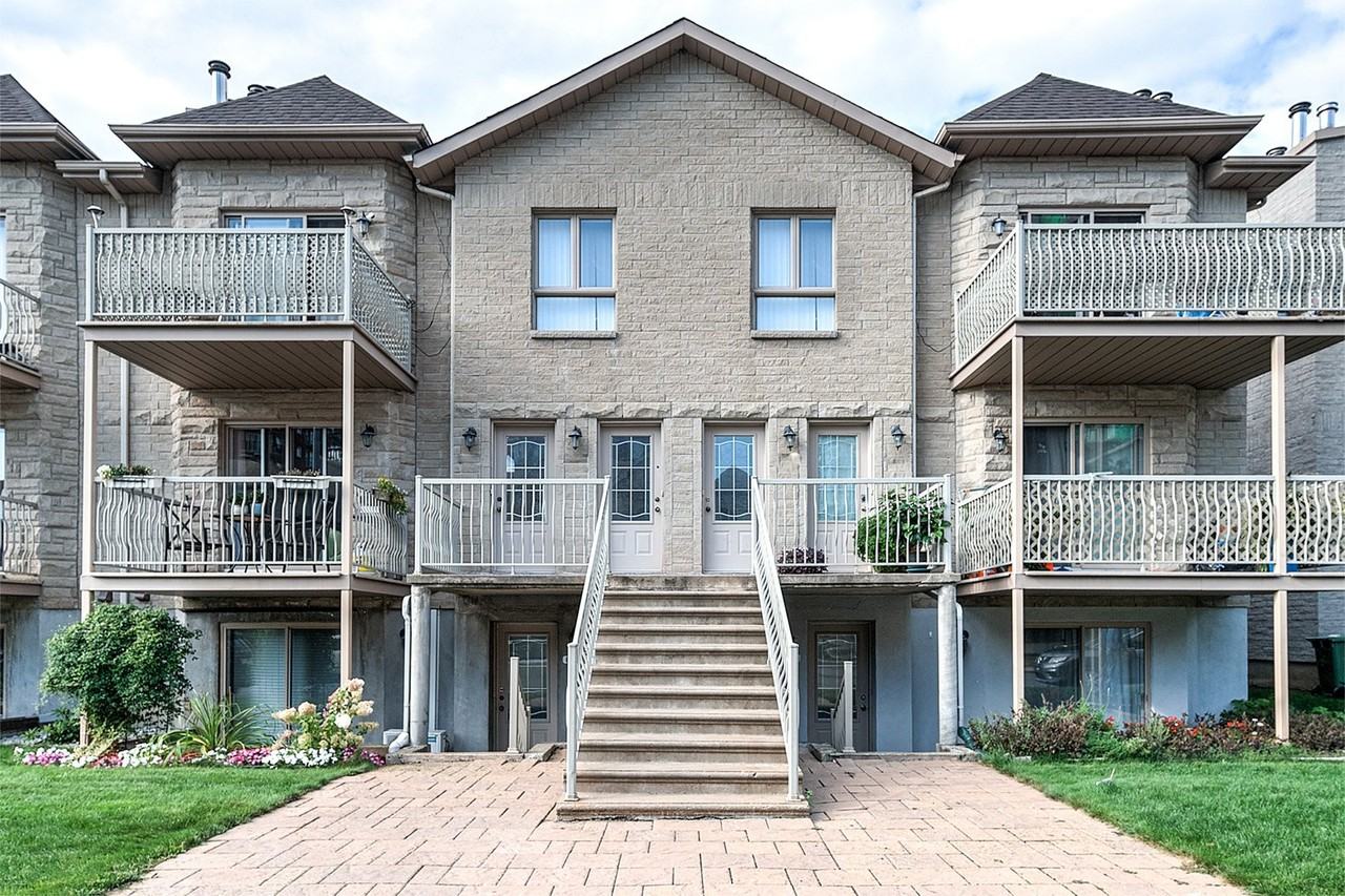 6805 Rue MarieGuyart, Montréal, QC H8N 3G8 3 Bedroom Condo for 2,000