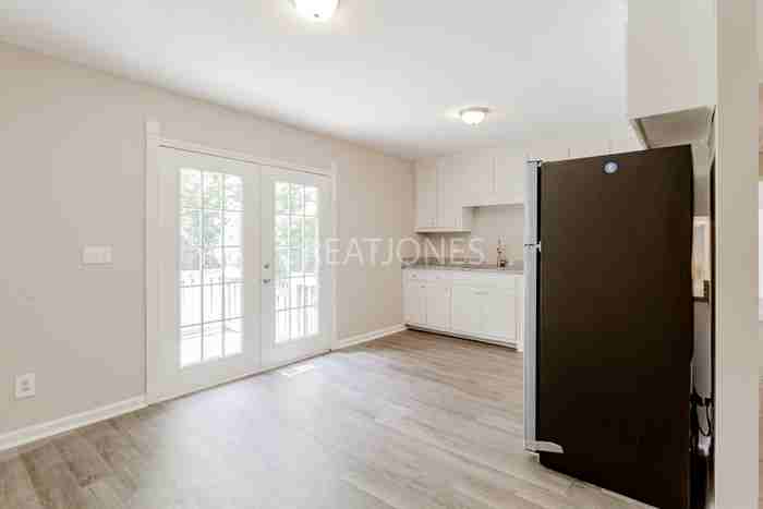 3509 Kingsview Cir - Photo 3 of 9