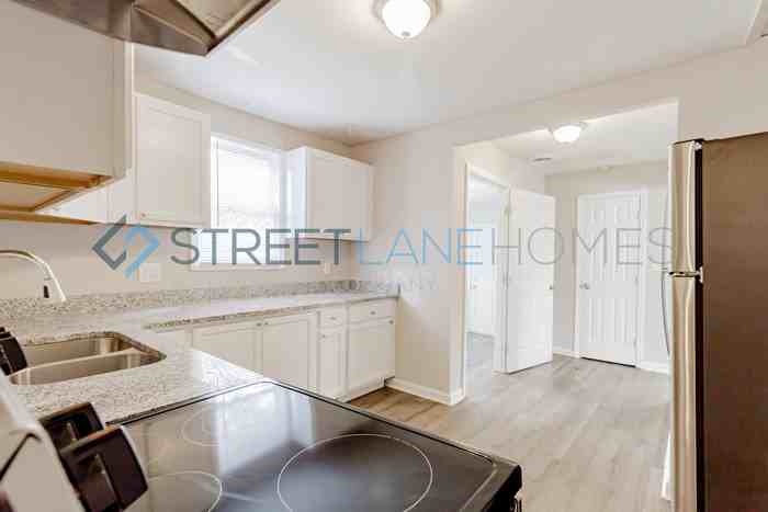 2514 Nancelon Cir S - Photo 3 of 10