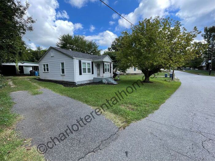 3206 2nd Ave Sw - Photo 3 of 8