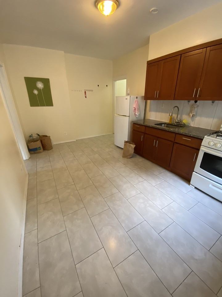 81 Avenue O 2f - Photo 2 of 9