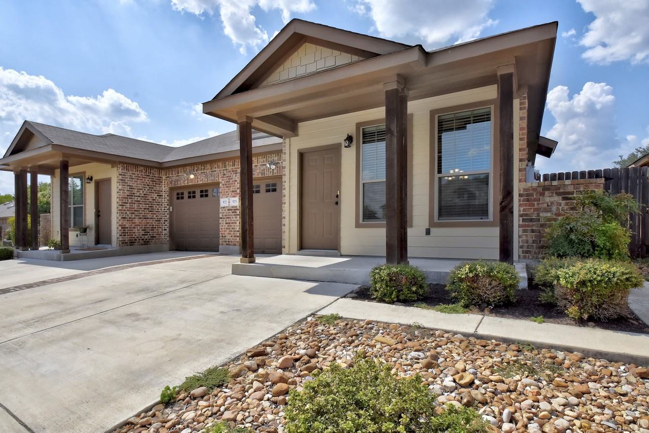 573 Creekside Cir #573 - Photo 5 of 50