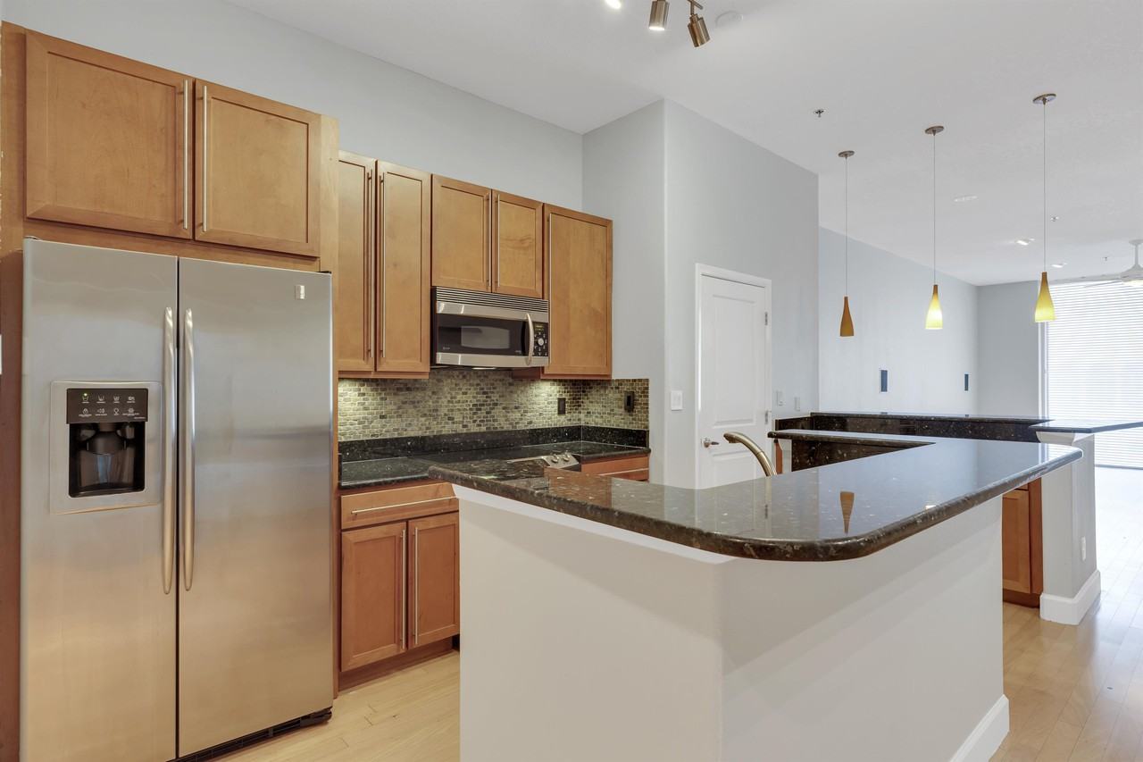 151 E Washington St #PH3C