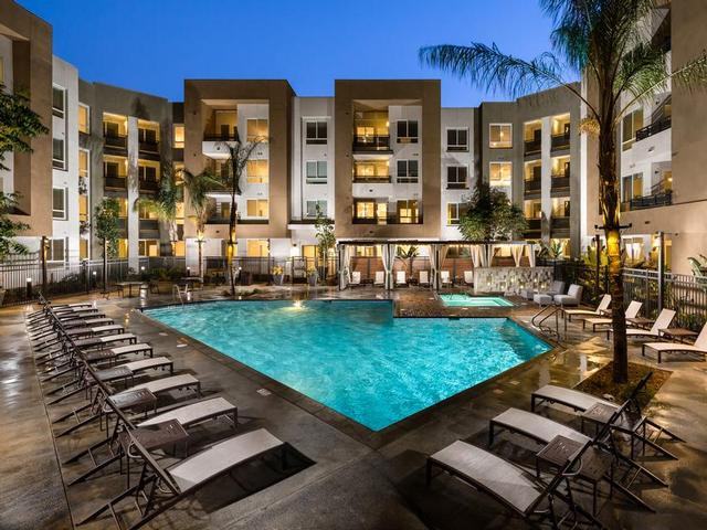 111 W Harrison St - Photo 7 of 13