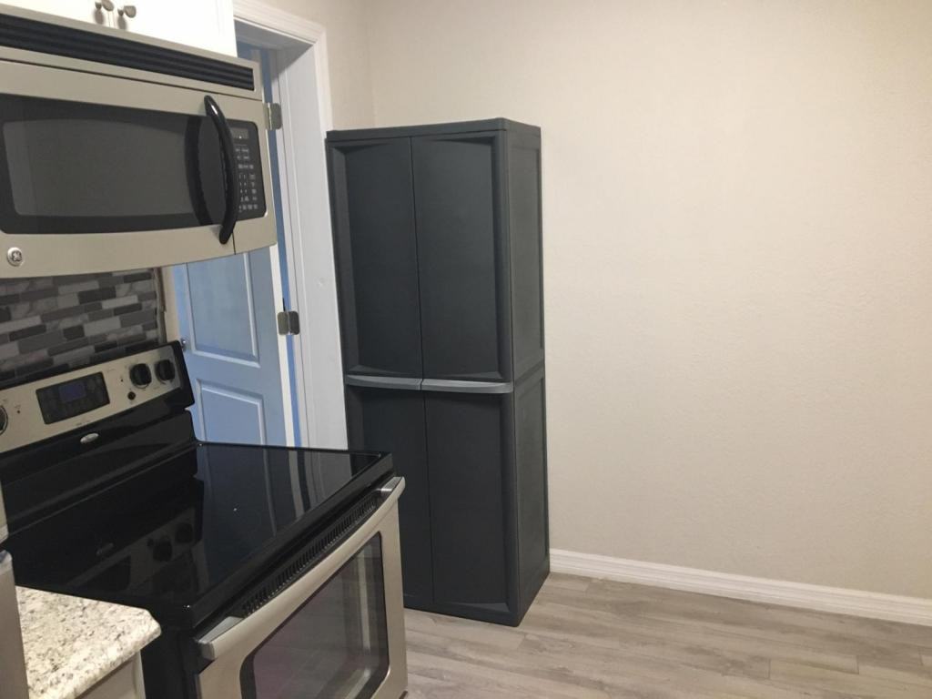 1033 Neville Ave - Photo 4 of 22
