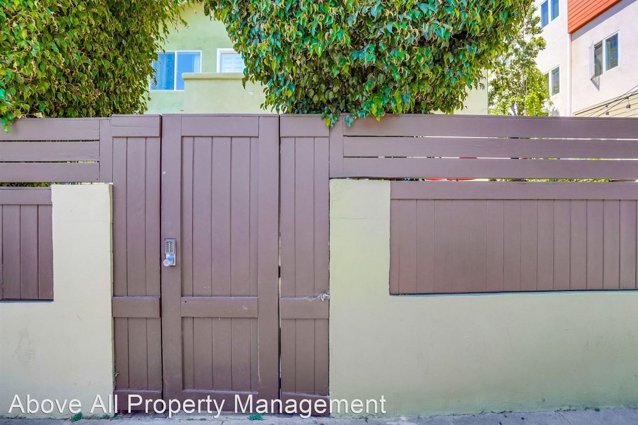 1221 N Bronson Ave - Photo 2 of 13