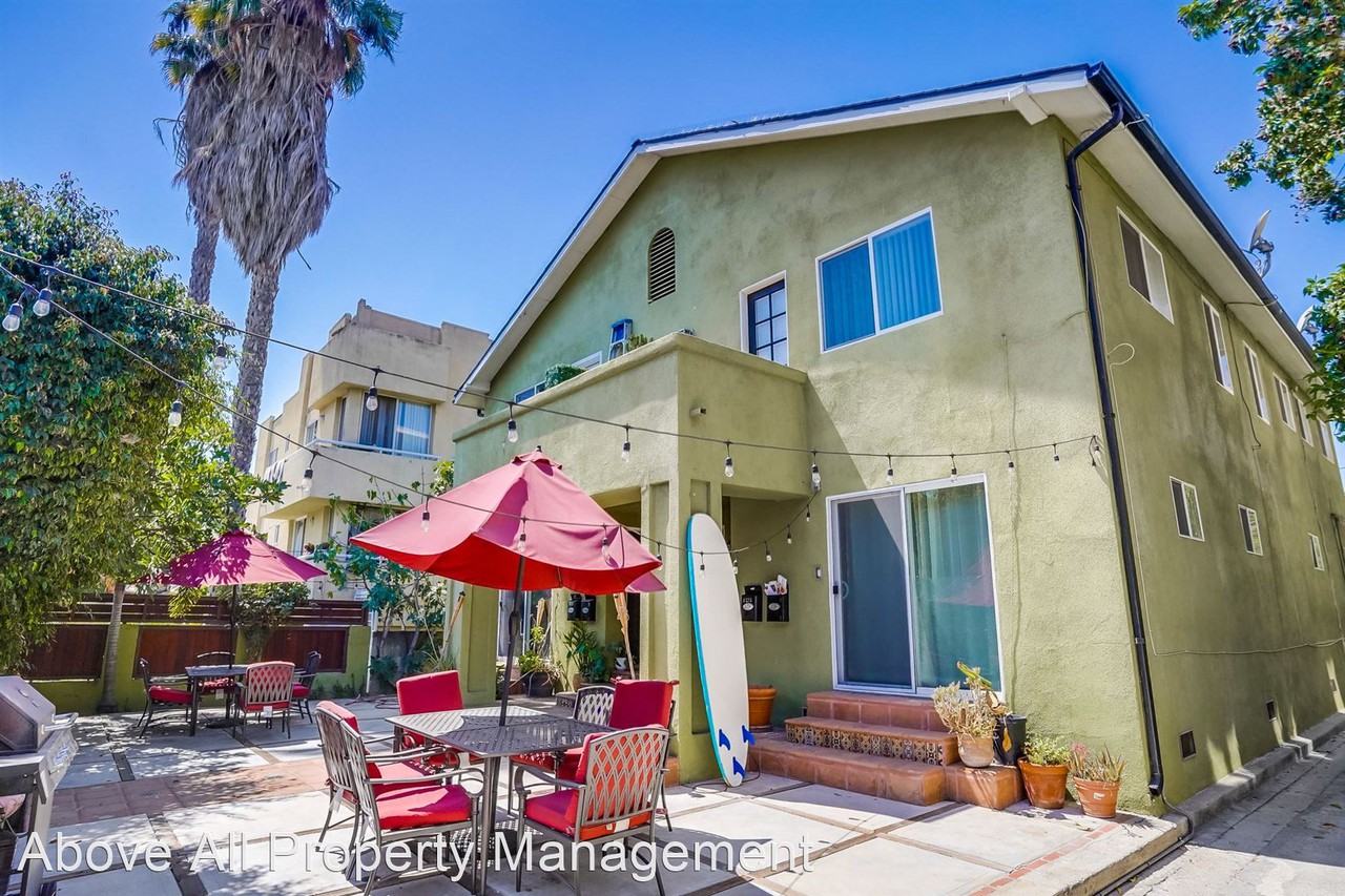 1221 N Bronson Ave - Photo 3 of 13