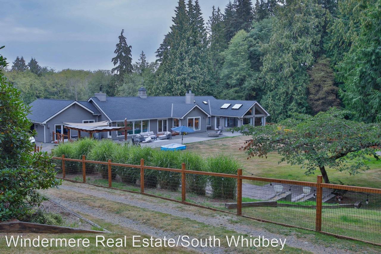 971 Sandy Point Rd - Photo 3 of 50