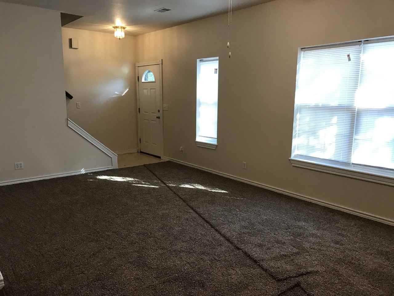 164 Elizabeth Dr - Photo 3 of 5