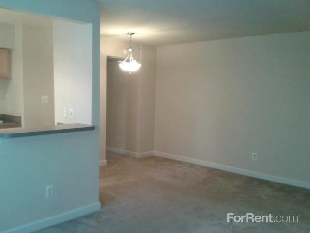 Barclay and Fairfax Court - Photo 3 of 6