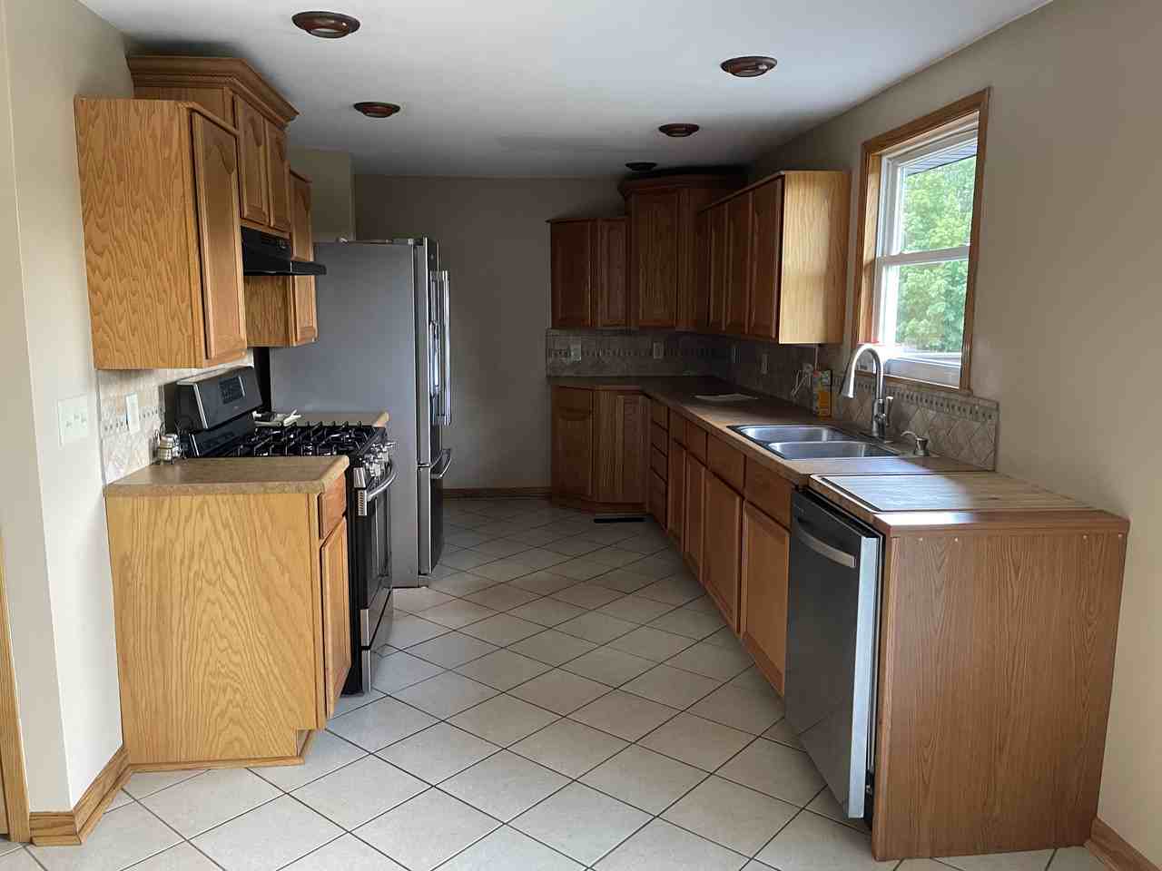 4863 Pardee Rd - Photo 2 of 4